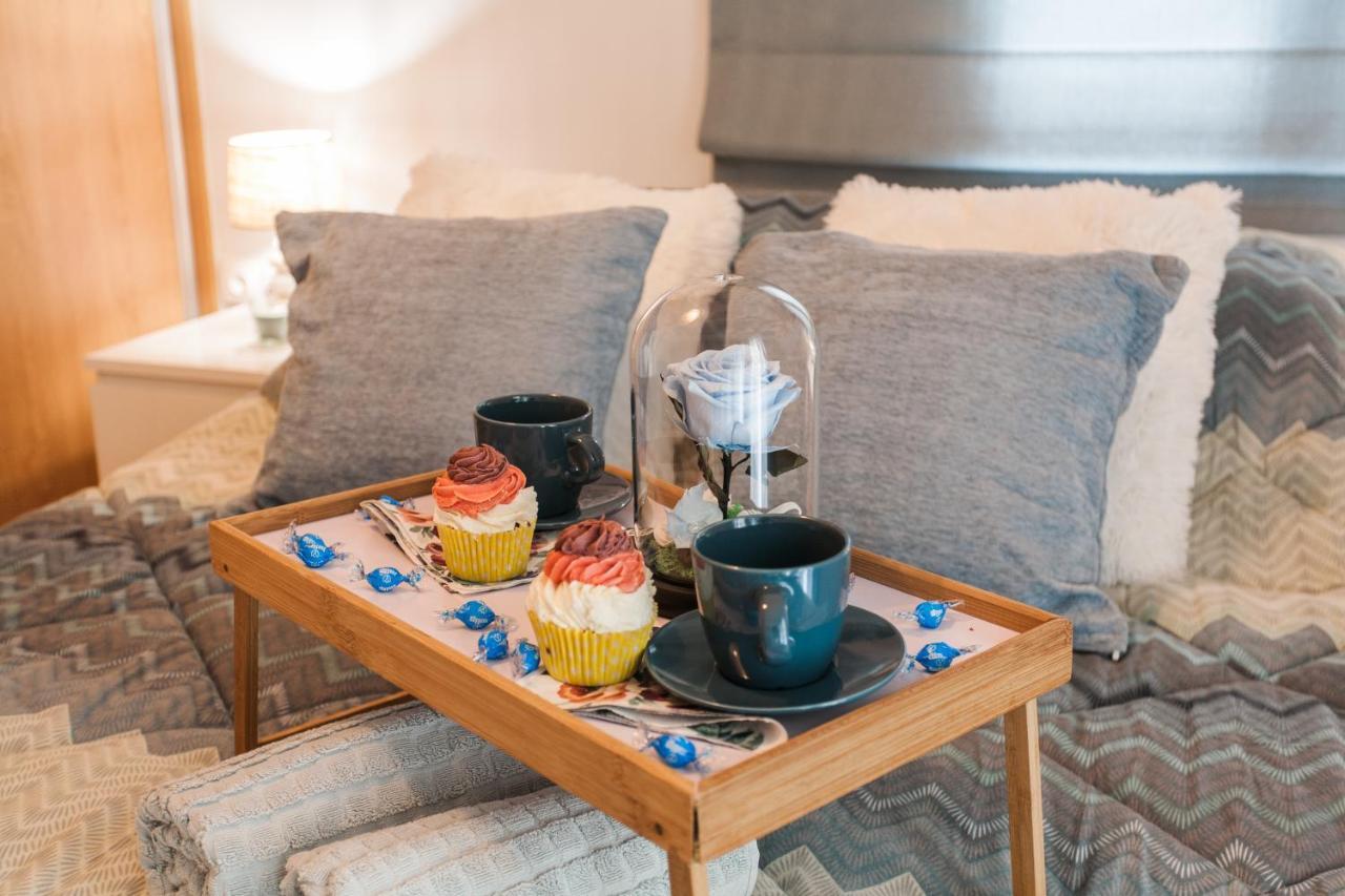 Luxury Seaside Apartment Next To Starbucks Opossite The Beach Park Of Flisvos Athènes Extérieur photo