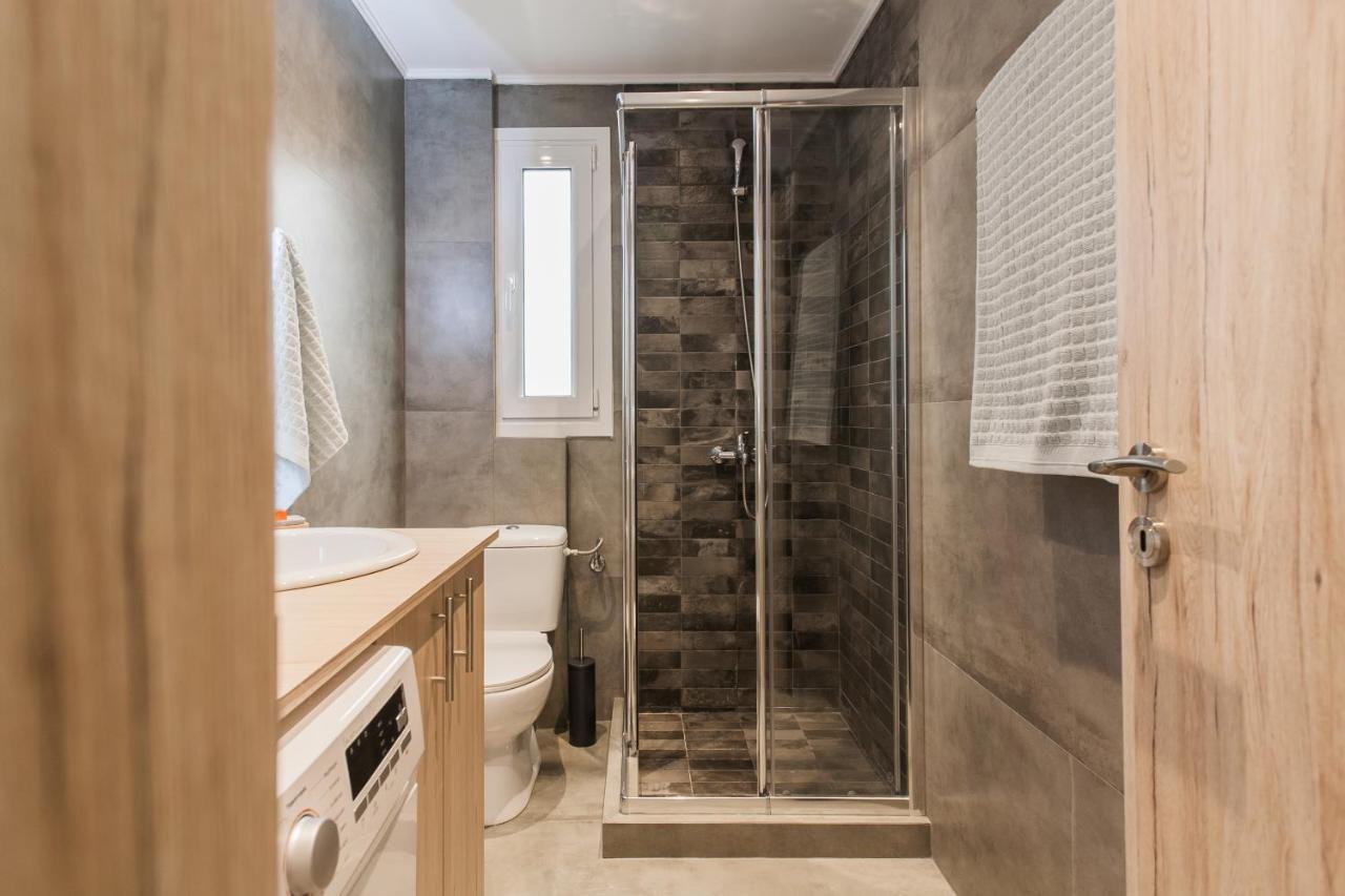 Luxury Seaside Apartment Next To Starbucks Opossite The Beach Park Of Flisvos Athènes Extérieur photo