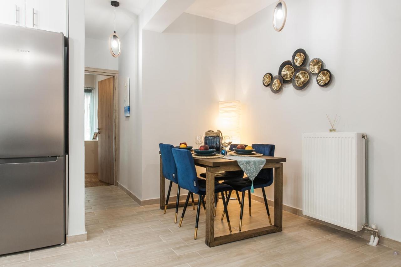 Luxury Seaside Apartment Next To Starbucks Opossite The Beach Park Of Flisvos Athènes Extérieur photo