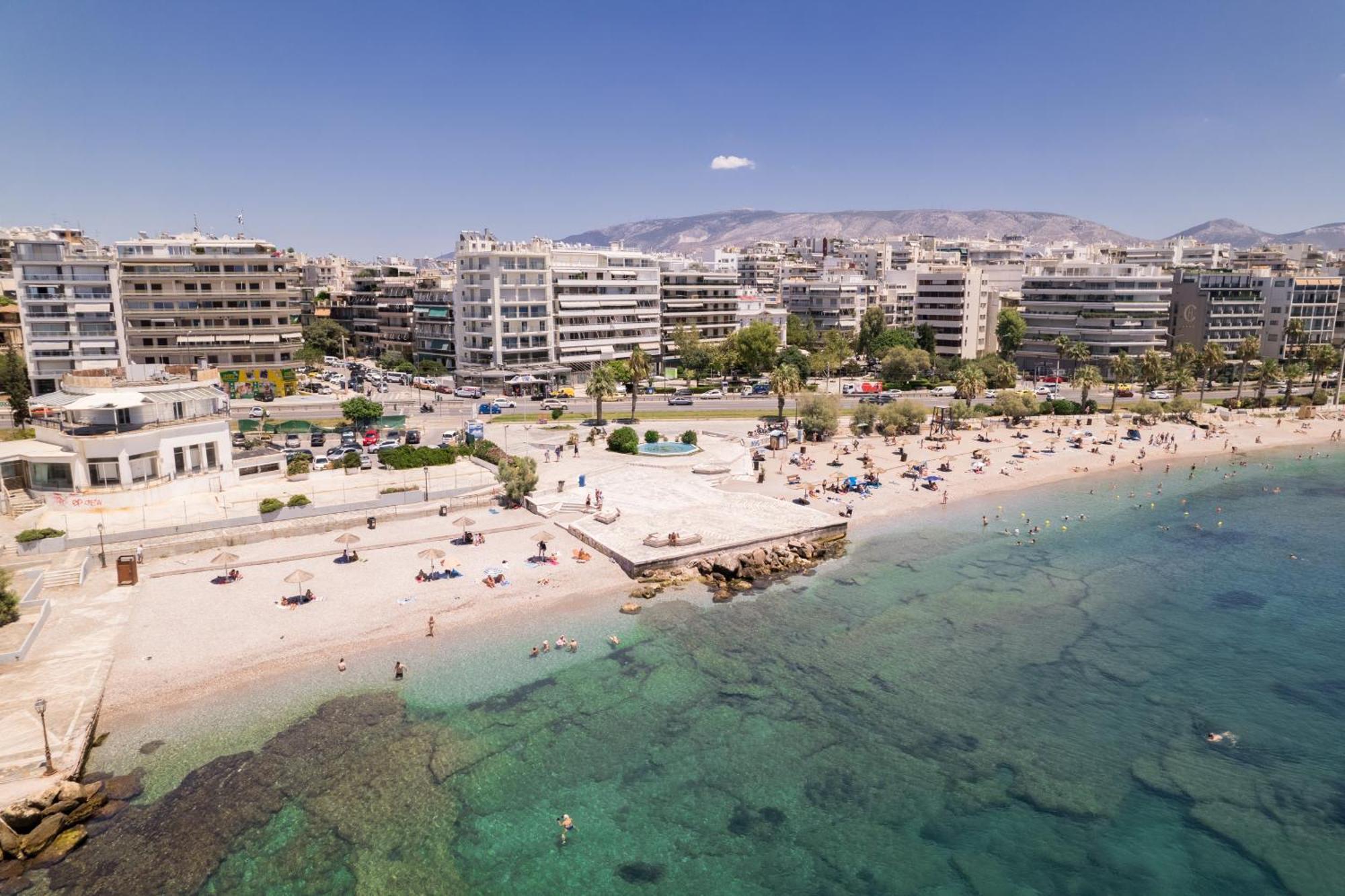Luxury Seaside Apartment Next To Starbucks Opossite The Beach Park Of Flisvos Athènes Extérieur photo