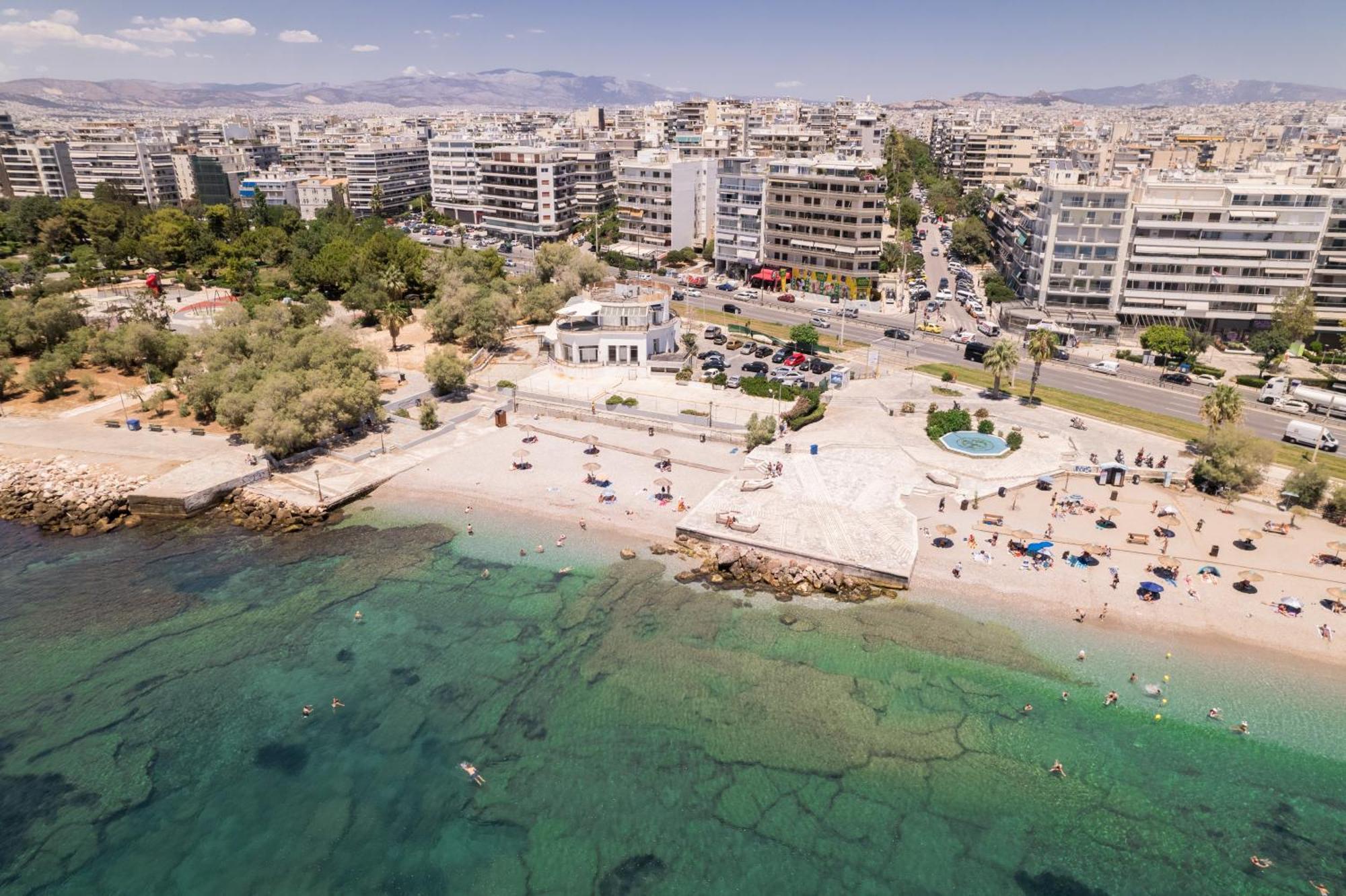 Luxury Seaside Apartment Next To Starbucks Opossite The Beach Park Of Flisvos Athènes Extérieur photo