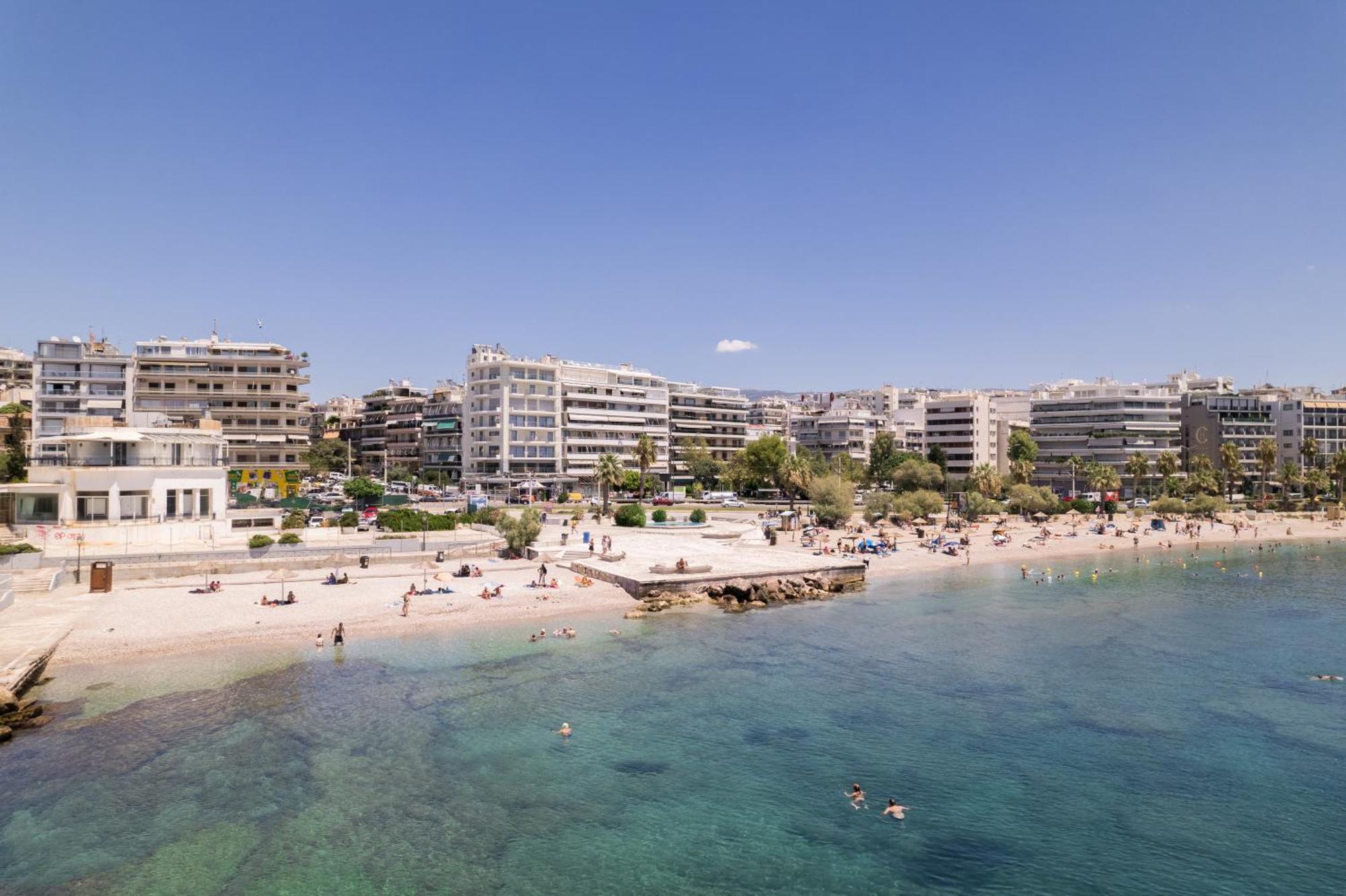 Luxury Seaside Apartment Next To Starbucks Opossite The Beach Park Of Flisvos Athènes Extérieur photo